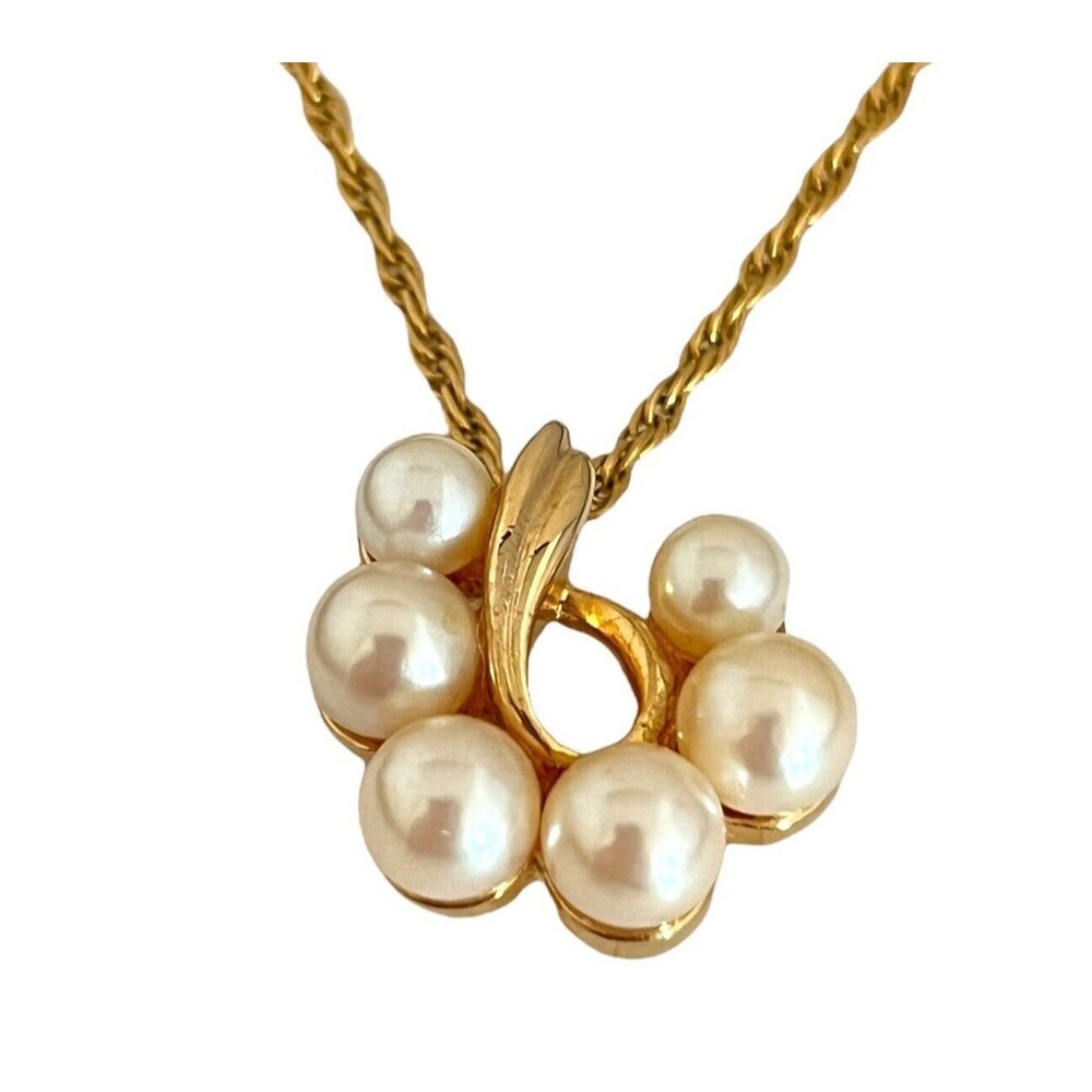 Vintage 1980s Richelieu Pearl Pendant Necklace Gold Tone - 3V